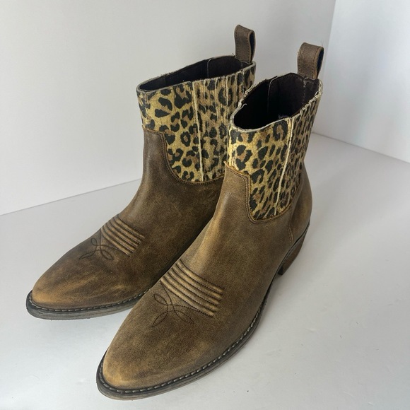 Very Volatile Braya Brown Leopard Print Suede Pull Tabs Stacked Heel Ankle Boots - Picture 3 of 7